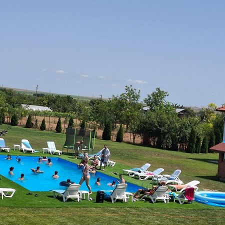 Pensiunea Paradiso Sarinasuf Zewnętrze zdjęcie
