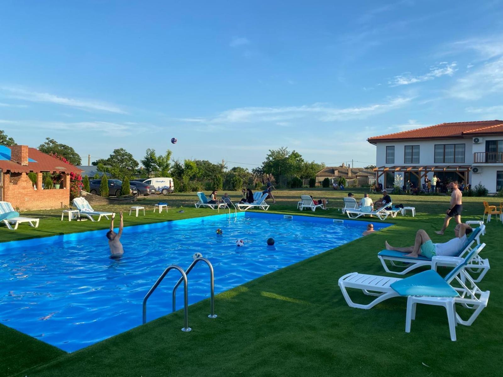 Pensiunea Paradiso Sarinasuf Zewnętrze zdjęcie